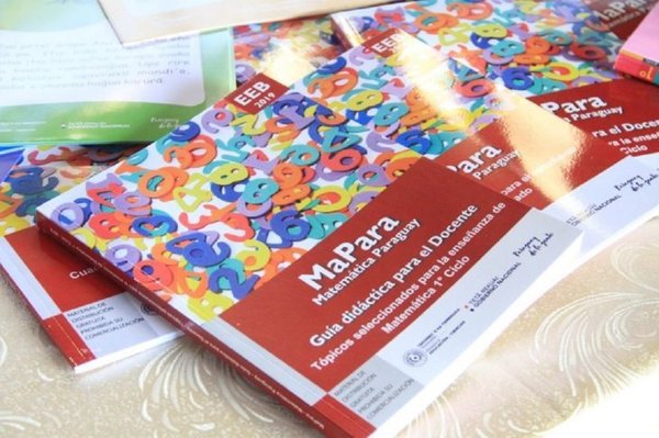 Tras bochorno, MEC suspende entrega de libros de matemática | Noticias Paraguay