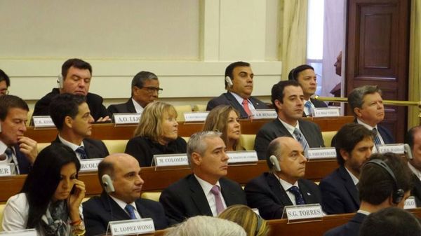 Por invitación de "Francisco", Fiscal General asiste a Cumbre en el Vaticano