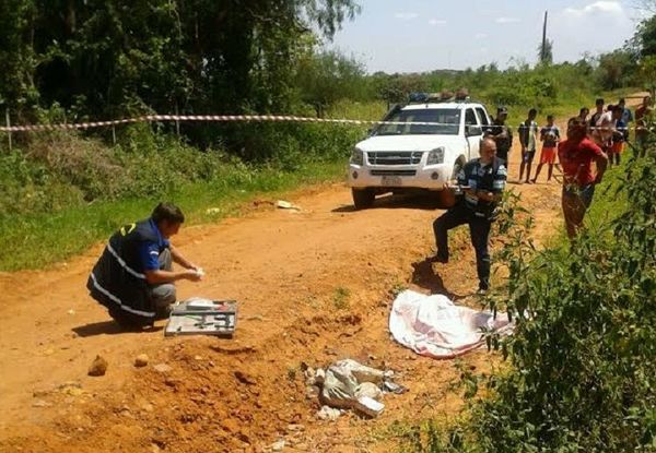Asaltantes matan a un adolescente