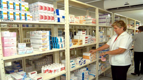 Remedios públicos en farmacias privadas
