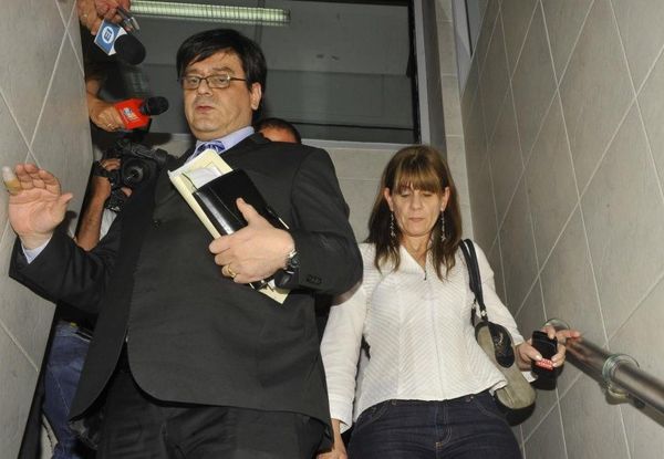 Esposa de Wiens condenada
