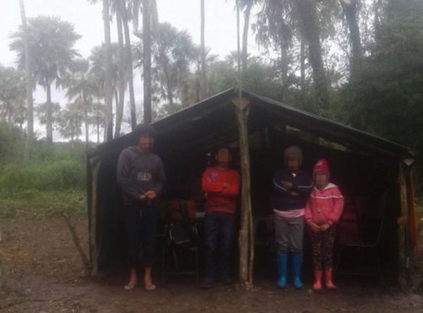 Clases bajo precaria carpa | Info Caacupe