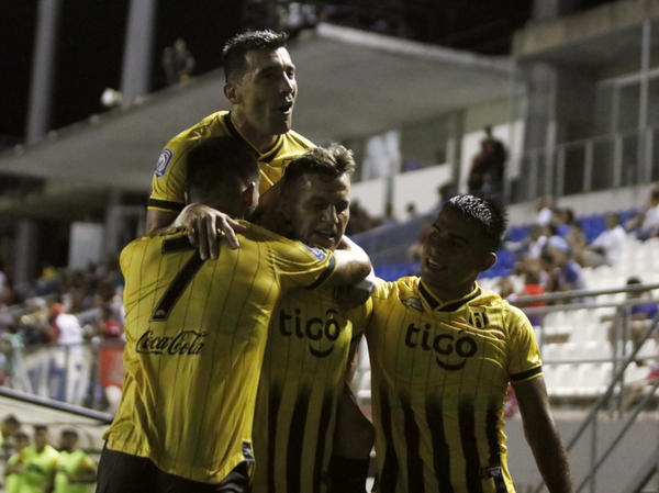 Guaraní lo gana sobre el final y llega a la cima