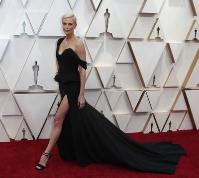 Mucha inspiración vintage en la red carpet y diosas “metálicas” en las fiestas pos-Oscar