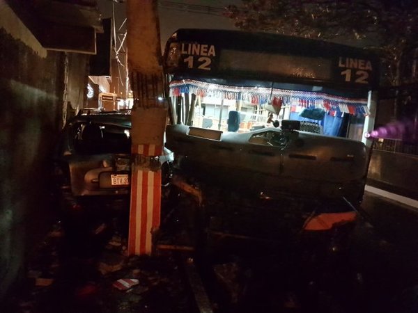 Choque entre ómnibus y una camioneta deja un herido grave en San Lorenzo