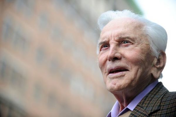 Kirk Douglas, la leyenda del cine, murió a los 103 años
