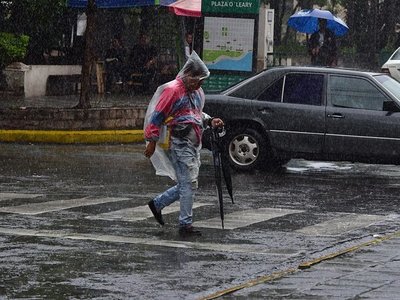 Rige alerta de tormentas para el centro y sur de la Región Oriental.