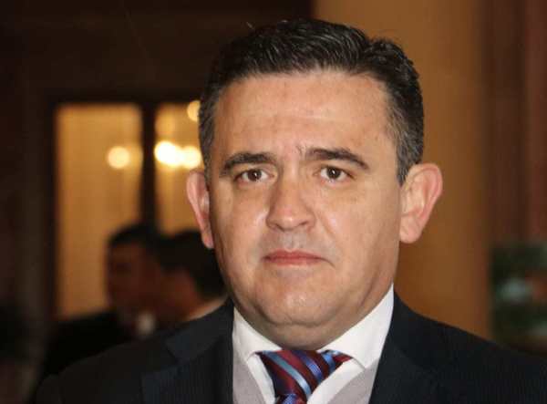 Eduardo Petta sería destituido del MEC - ADN Paraguayo