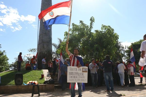 Convocan a manifestación a favor del financiamiento político