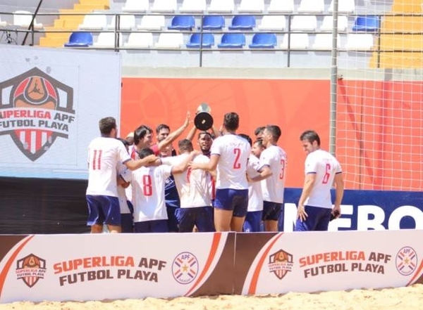 HOY / Hayes gana la primera etapa de la Superliga de playa