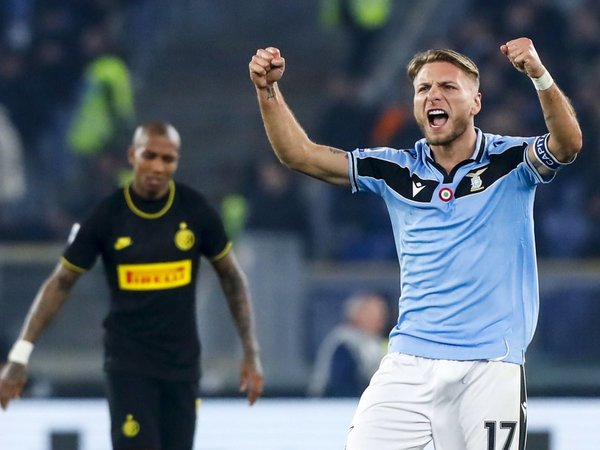 Lazio vence al Inter y sigue soñando con el "Scudetto"