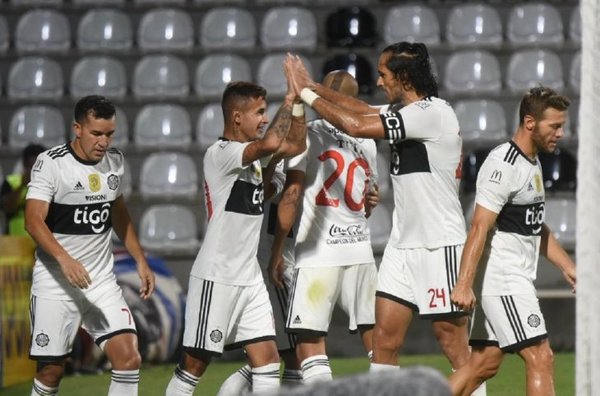 Derlis marca y Olimpia golea en la antesala del clásico