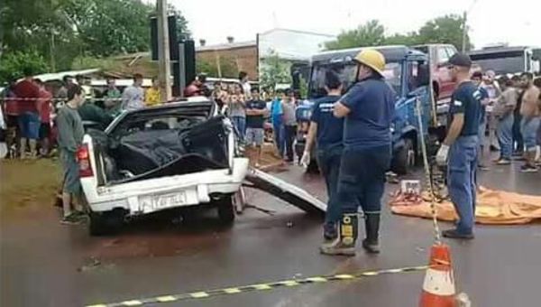 Una joven fallece tras choque frontal en Cnel. Oviedo - Nacionales - ABC Color