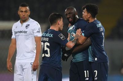 Marega abandona partido por gritos racistas - Fútbol - ABC Color