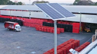 Coca-Cola instala paneles solares en su planta para ser más sustentable