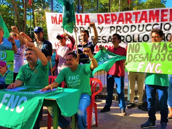 “Quieren destruir el Indert para entregar tierras a poderosos”