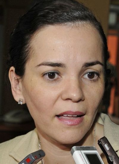 Fiscala pide varios informes sobre bienes del ministro Eduardo Petta - Política - ABC Color