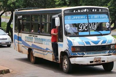Comuna permite que chatarras sigan como transporte público