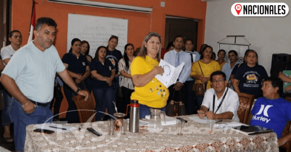 Inicio de clases en vilo y afirman que Petta sigue en el cargo pese a críticas