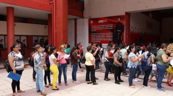 HOY / En busca del primer empleo: habrá otra feria en la ANR