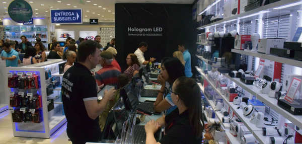 Empresario propone actualizar el comercio