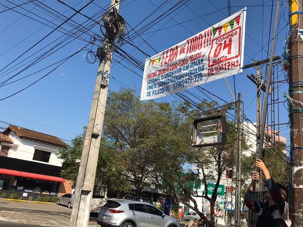Inician campaña para retirar cartelería ilegal en Asunción