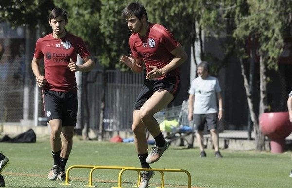 Ángel Romero salió para jugar y ahí recién supo del cambio de Monarriz