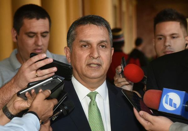 Petta seguirá siendo ministro de Educación y Hugo Cáceres niega ofrecimiento de cargo - La Primera Mañana - ABC Color