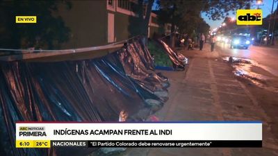 Indígenas acampan frente al Indi - ABC Noticias - ABC Color