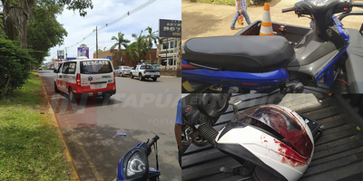 MOTOCICLISTA EMBISTE A PEATÓN SOBRE AVDA. IRRAZABAL DE ENCARNACIÓN.