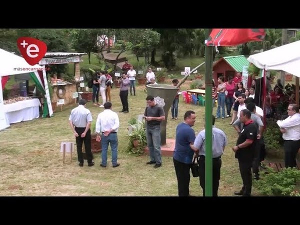 POR EL MES DEL TERERÉ, REGALAN YERBAS EN EL PASEO DE LOS AROMAS