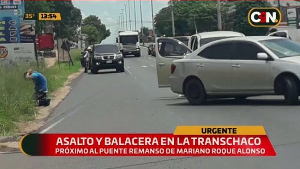 Delincuentes se llevan millones tras balacera sobre la Transchaco