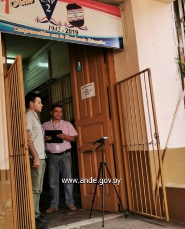 ANDE realizó mediciones de campo eléctrico en escuelas cercanas a subestaciones en Asunción - .::RADIO NACIONAL::.