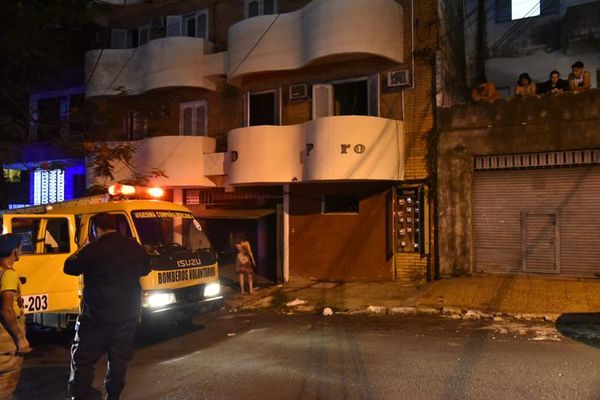 Controlan un principio de incendio en un edificio de departamentos - Nacionales - ABC Color