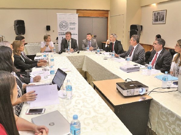 ANDE acuerda elevar tope a pagos extras, pero espera OK de la PGR