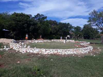 Dan palada inicial para construcción de una Plaza en la Ciudad de Emboscada | Info Caacupe