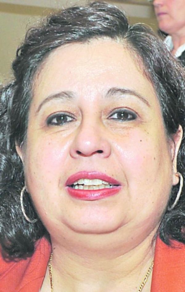 Senadora  llama necios a ministro y Presidente - Locales - ABC Color
