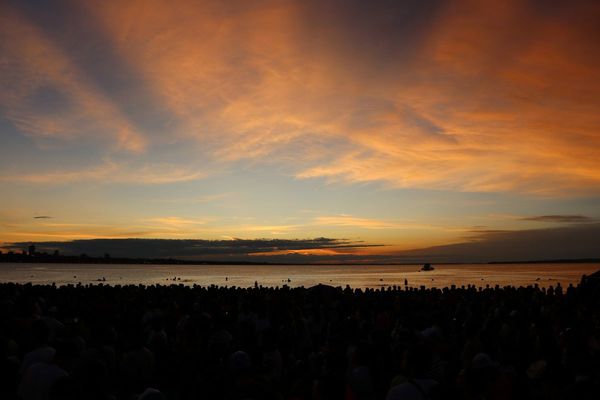 Playa San José, epicentro de la movida