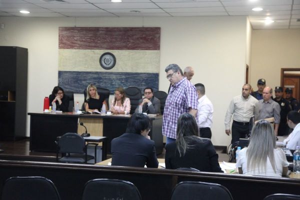 Cancelan personería a abogados de acusado por tráfico de armas