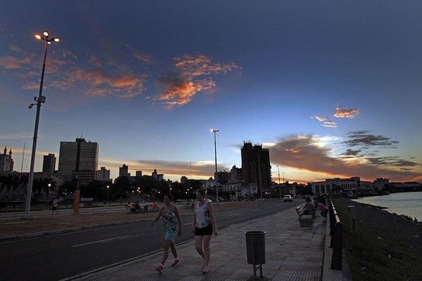 Pronostican un día muy caluroso y con lluvia desde la tarde - ADN Paraguayo