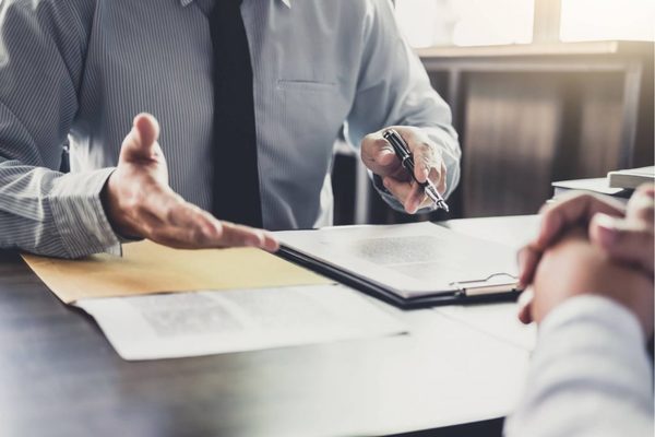 La dirección del proceso en la demanda del tercero al asegurado
