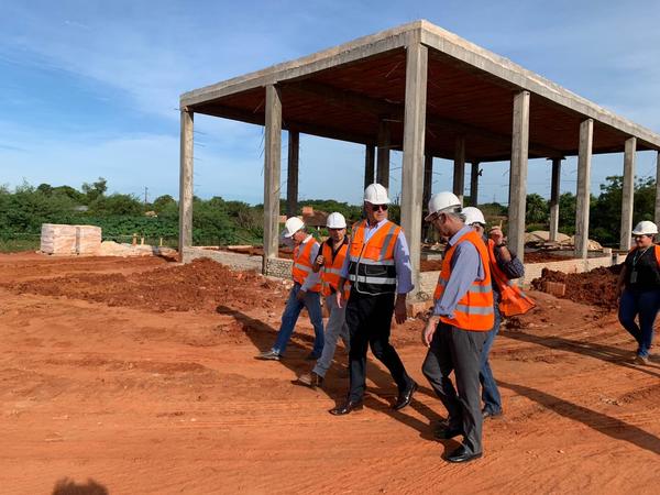 Obras de alcantarillado en San Lorenzo avanzan empleando a más de un centenar de obreros - .::RADIO NACIONAL::.