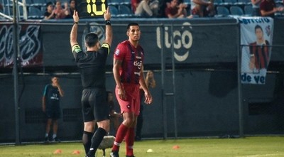 Dos Santos pide disculpas a la hinchada cerrista