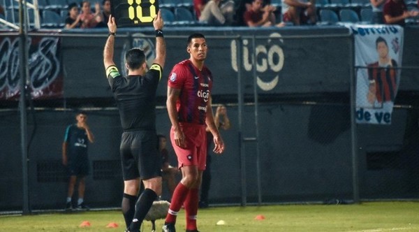 Dos Santos pide disculpas a la hinchada cerrista
