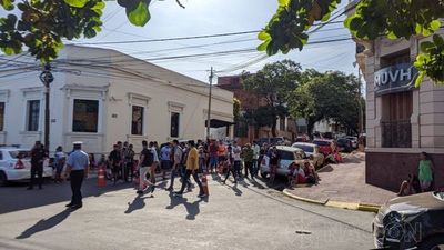 Indígenas de Canindeyú reclaman viviendas frente al MUVH