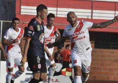 Muchos goles en victoria de River - Fútbol - ABC Color