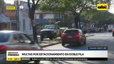 Multas por estacionamiento en doble fila - ABC Noticias - ABC Color