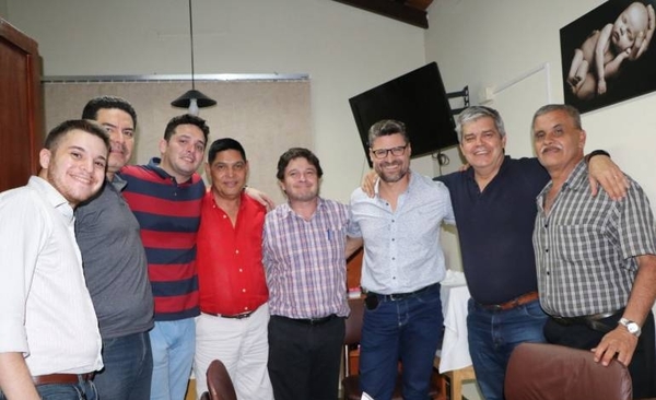 HOY / Riera lanza a Peque Benitez  y a periodista para comunas  y presenta a equipo para Junta