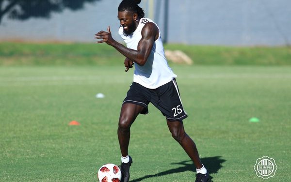 Adebayor será tenido en cuenta para el clásico