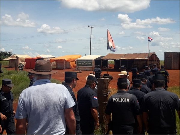 Destruyen campamento de sintierras en Ybyrarobaná